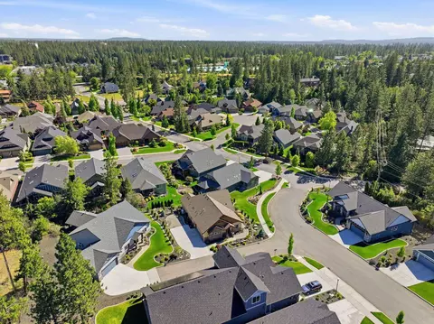 View/Area - 2106 E Aspen Ln, Spokane, WA 99205 photo 8 of 9