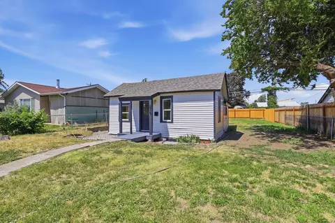 Exterior - 2927 E Columbia Ave, Spokane, WA 99208 photo 7 of 8