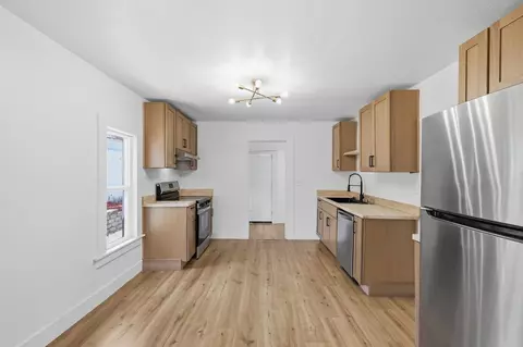 Kitchen - 2927 E Columbia Ave, Spokane, WA 99208 photo 1 of 2