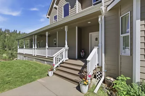 9516 E Day Rd, Mead, WA 99021