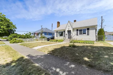 Exterior - 307 E Hoffman Ave, Spokane, WA 99207 photo 9 of 14