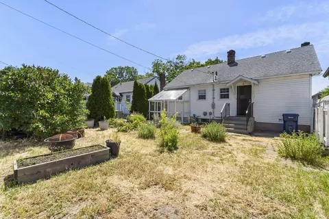 Exterior - 307 E Hoffman Ave, Spokane, WA 99207 photo 5 of 14