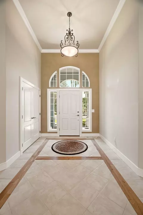 Entry Way - 1505 E Legacy Ln, Spokane, WA 99208 photo 1 of 4