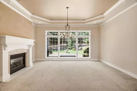 Living - 1505 E Legacy Ln, Spokane, WA 99208 photo 2 of 10