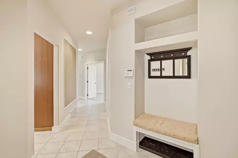 Entry Way - 1505 E Legacy Ln, Spokane, WA 99208 photo 3 of 4