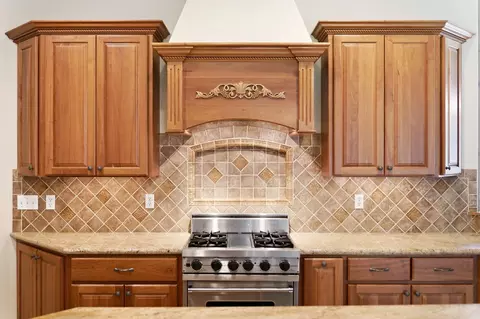Kitchen - 1505 E Legacy Ln, Spokane, WA 99208 photo 3 of 3