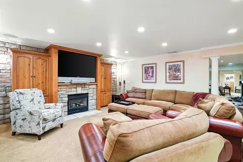 Living - 1505 E Legacy Ln, Spokane, WA 99208 photo 3 of 3