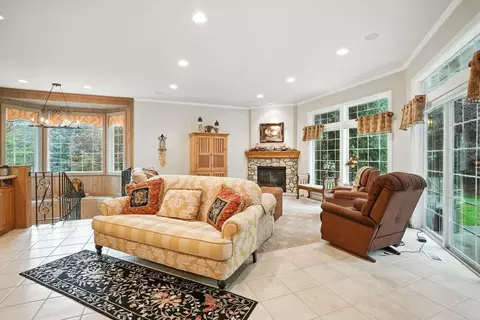 Living - 1505 E Legacy Ln, Spokane, WA 99208 photo 1 of 3