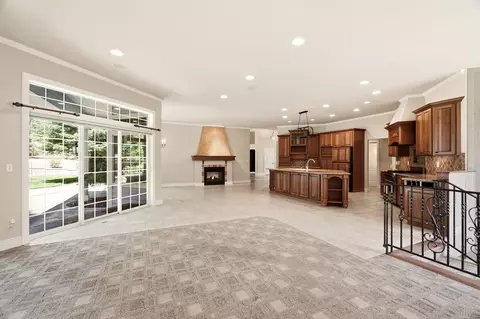 Living - 1505 E Legacy Ln, Spokane, WA 99208 photo 6 of 10
