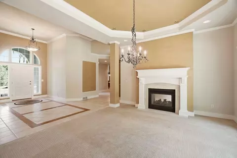 Living - 1505 E Legacy Ln, Spokane, WA 99208 photo 1 of 10