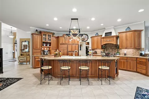 Kitchen - 1505 E Legacy Ln, Spokane, WA 99208 photo 1 of 6