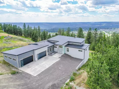 8905 N Rustle Rd, Spokane, WA 99208