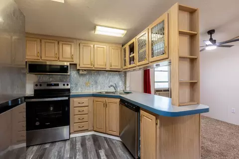 Kitchen - 3920 E Center Rd #20, Mead, WA 99021 photo 2 of 3