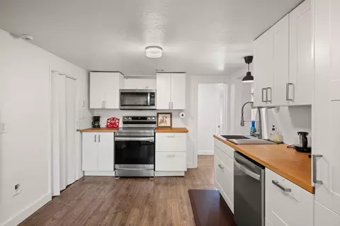 Kitchen - 4519 E 7th Ave, Spokane Valley, WA 99212 photo 3 of 3