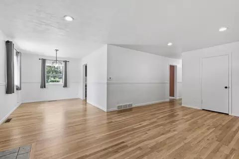 Living - 3403 E 22nd Ave, Spokane, WA 99223 photo 2 of 5