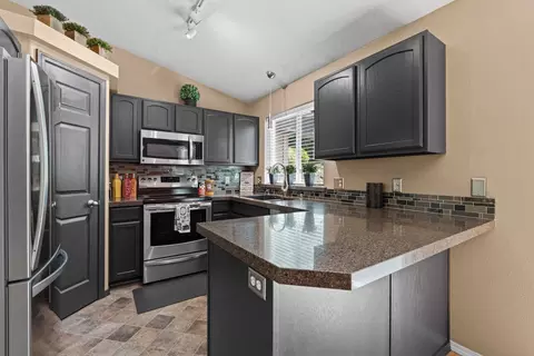 Kitchen - 4724 E 15th Ave, Spokane Valley, WA 99212 photo 1 of 2