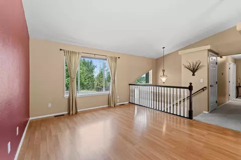 Living - 4724 E 15th Ave, Spokane Valley, WA 99212 photo 3 of 4