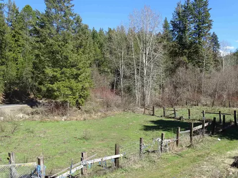 Exterior - 17208 E Blanchard Rd, Elk, WA 99009 photo 5 of 21