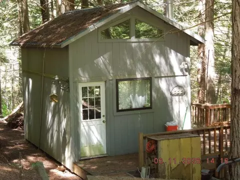 11507 S Alpine Fern Ln, Rockford, WA 99030