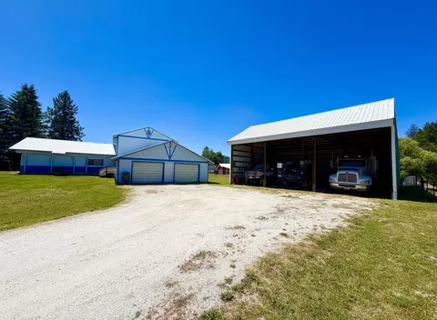 3359 Thompson Rd, Valley, WA 99181