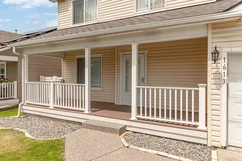 Exterior - 1613 E Beacon Ln, Spokane, WA 99217 photo 2 of 8