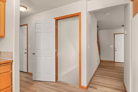 Entry Way - 1613 E Beacon Ln, Spokane, WA 99217 photo 9 of 9