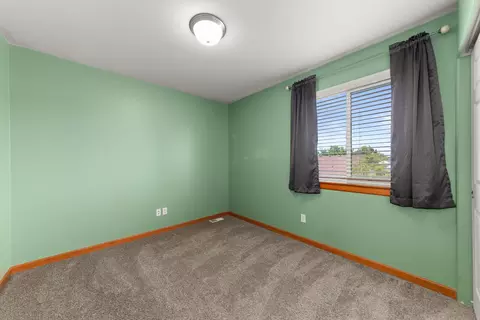Bedroom - 1613 E Beacon Ln, Spokane, WA 99217 photo 2 of 4