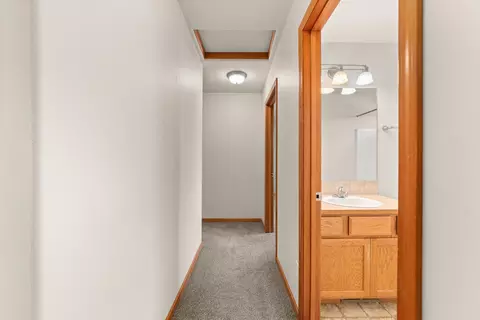 Entry Way - 1613 E Beacon Ln, Spokane, WA 99217 photo 8 of 9