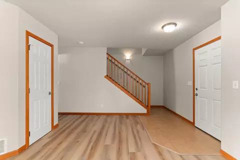 Entry Way - 1613 E Beacon Ln, Spokane, WA 99217 photo 2 of 9