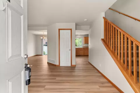 Entry Way - 1613 E Beacon Ln, Spokane, WA 99217 photo 1 of 9