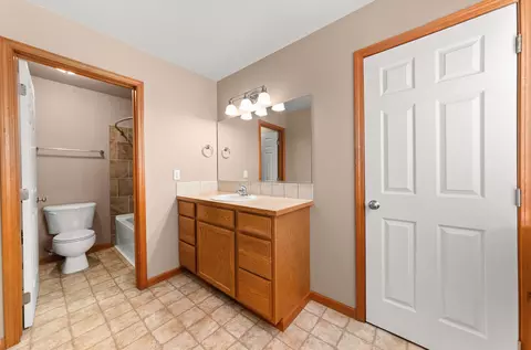 Bath - 1613 E Beacon Ln, Spokane, WA 99217 photo 3 of 4