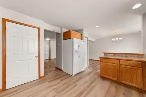 Entry Way - 1613 E Beacon Ln, Spokane, WA 99217 photo 5 of 9
