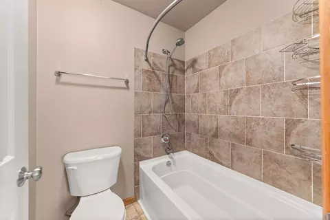 Bath - 1613 E Beacon Ln, Spokane, WA 99217 photo 4 of 4