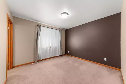Bedroom - 1613 E Beacon Ln, Spokane, WA 99217 photo 4 of 4