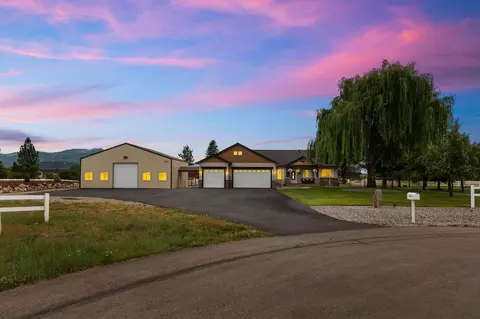 6608 N Vincent Ln, Newman Lake, WA 99025