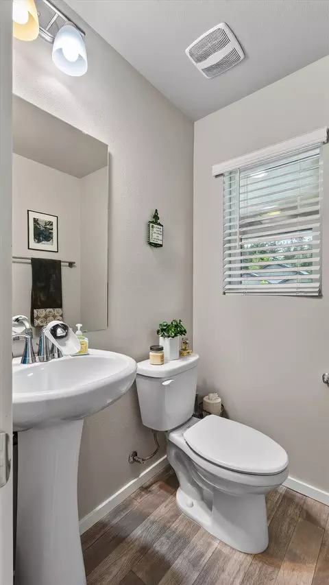 Bath - 1213 E Silver Pine Rd, Colbert, WA 99005 photo 2 of 6