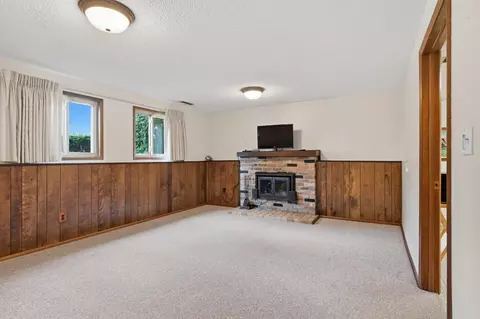 Living - 2306 E 37th Ave, Spokane, WA 99223 photo 5 of 5