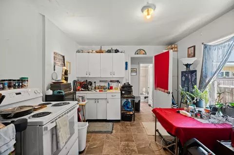 Kitchen - 2924 E Broad Ave, Spokane, WA 99217 photo 4 of 6