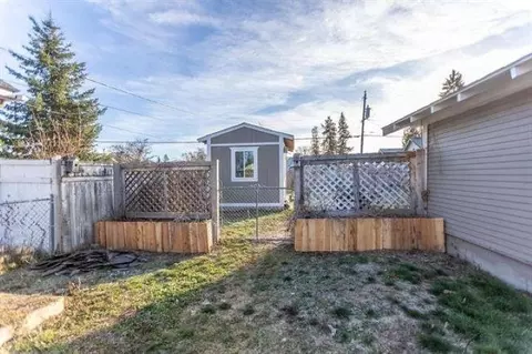 Exterior - 1030 E Sanson Ave, Spokane, WA 99207 photo 3 of 17
