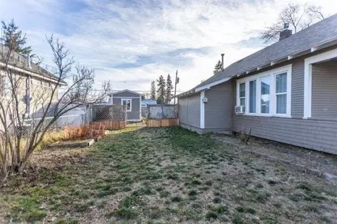 Exterior - 1030 E Sanson Ave, Spokane, WA 99207 photo 4 of 17
