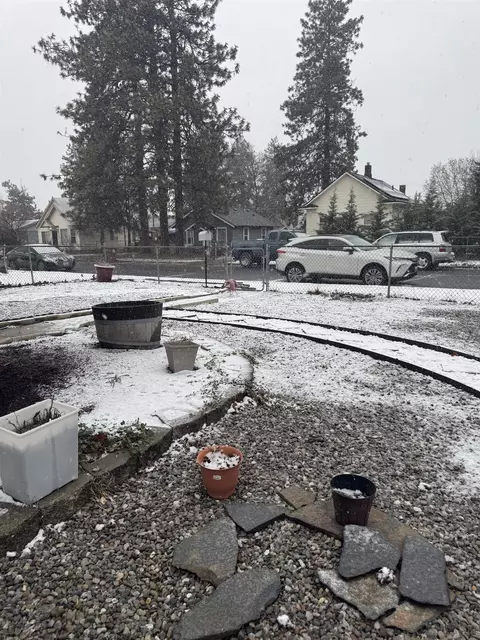 Exterior - 1030 E Sanson Ave, Spokane, WA 99207 photo 16 of 17