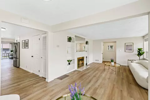 Living - 1007 E 40 Ave, Spokane, WA 99203 photo 3 of 3