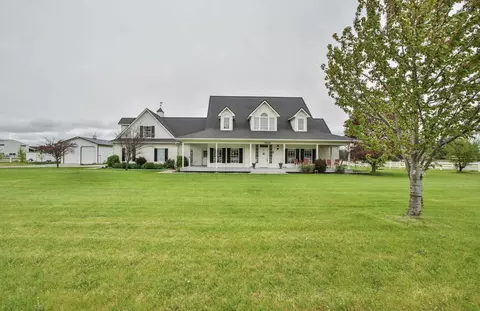 8426 S Cliffview Ln, Spokane, WA 99224