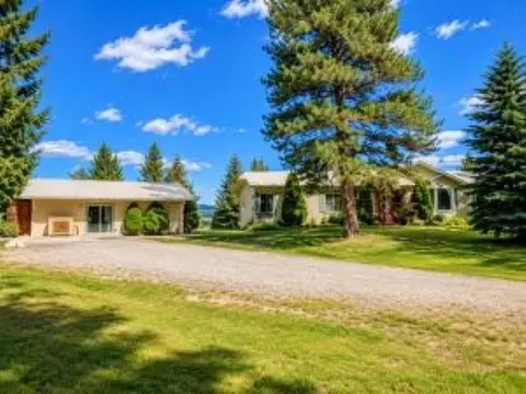 3641 Hill Loop Rd, Kettle Falls, WA 99141