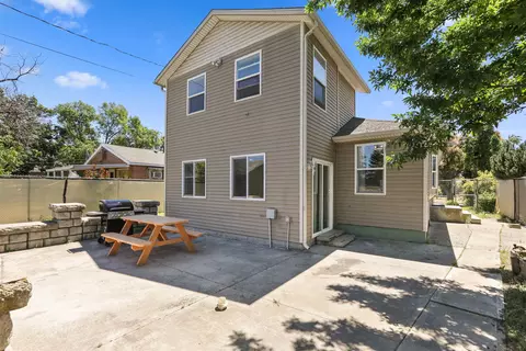 Exterior - 923 E Nebraska Ave, Spokane, WA 99208 photo 5 of 7