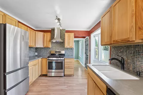 Kitchen - 923 E Nebraska Ave, Spokane, WA 99208 photo 2 of 2