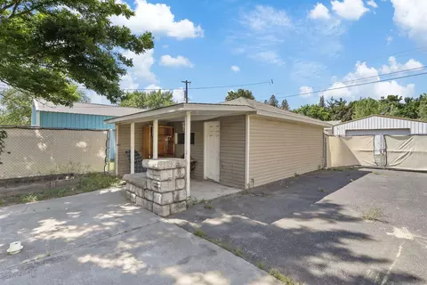Exterior - 923 E Nebraska Ave, Spokane, WA 99208 photo 7 of 7