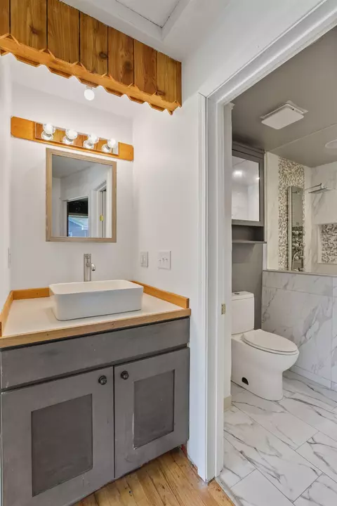 Bath - 923 E Nebraska Ave, Spokane, WA 99208 photo 1 of 4
