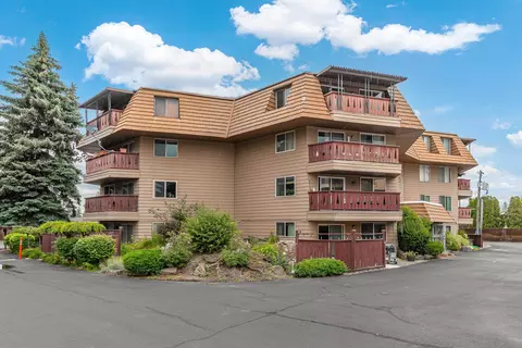 9024 N Country Homes Blvd #5, Spokane, WA 99218