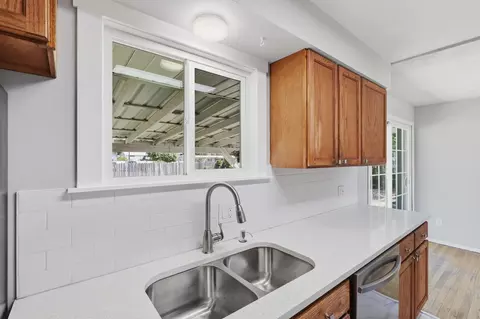 Kitchen - 7525 E Baldwin Ave, Spokane Valley, WA 99212 photo 4 of 5
